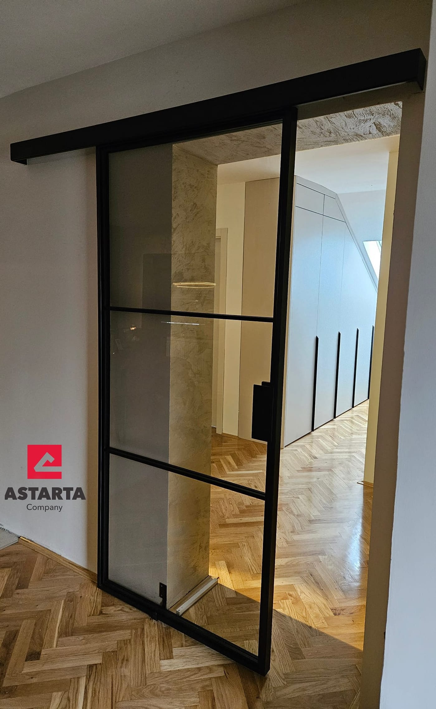 Klizna čelično staklena vrata uz stubište